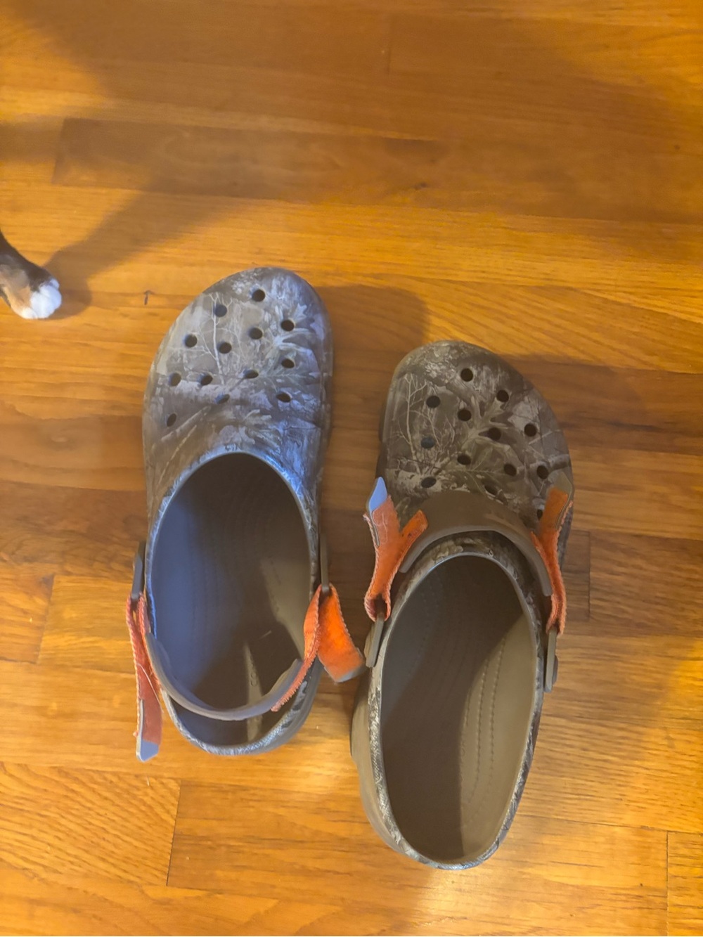 Men’s size 10 camo orange brown crocs with Velcro and straps camo men’s crocs
